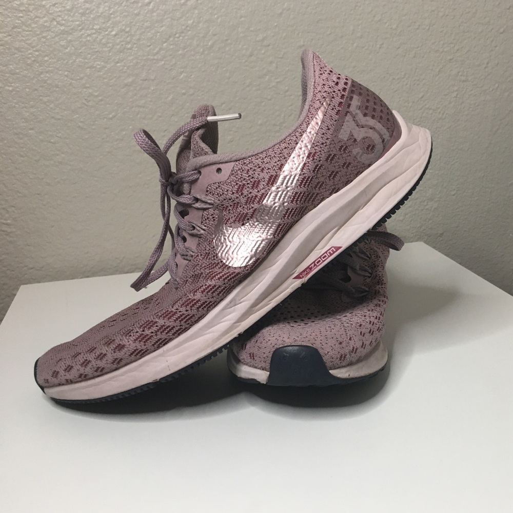 🦋👟 **SOLD** 👟🦋 - Picture 2 of 3